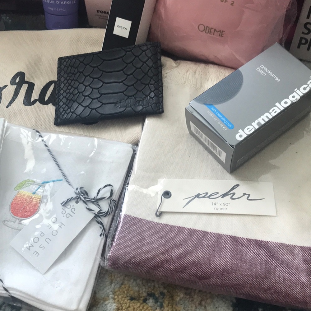 Random FabFitFun Items - Picture 3 of 6